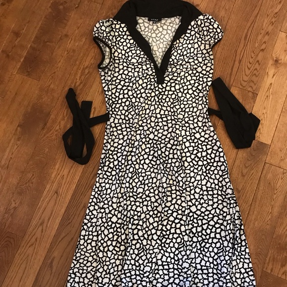 Great condition dress - Picture 1 of 4